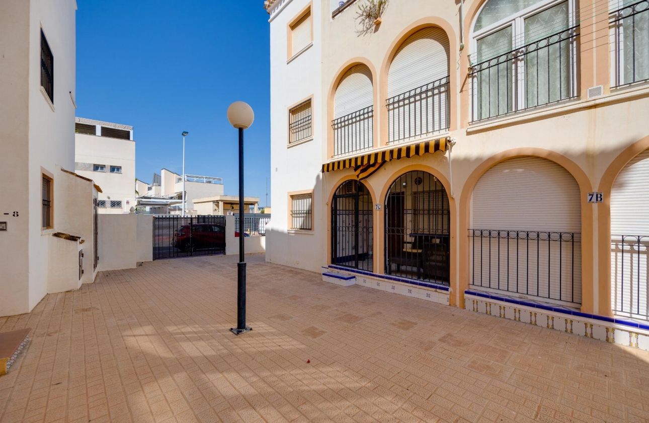 Resale - Bungalow - Torrevieja - Playa de los Náufragos