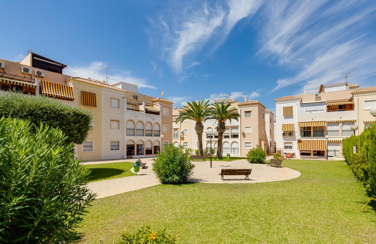 Resale - Bungalow - Torrevieja - Playa de los Náufragos