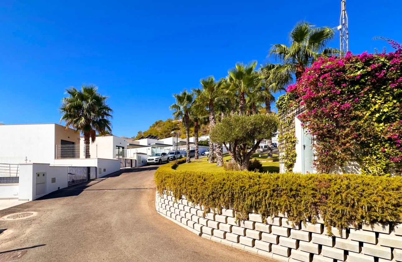 Resale - Villa - San Miguel de Salinas