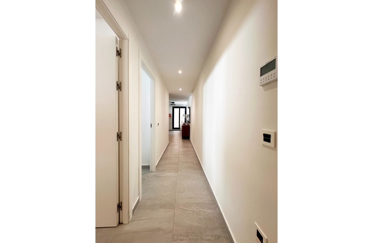 Resale - Villa - San Miguel de Salinas