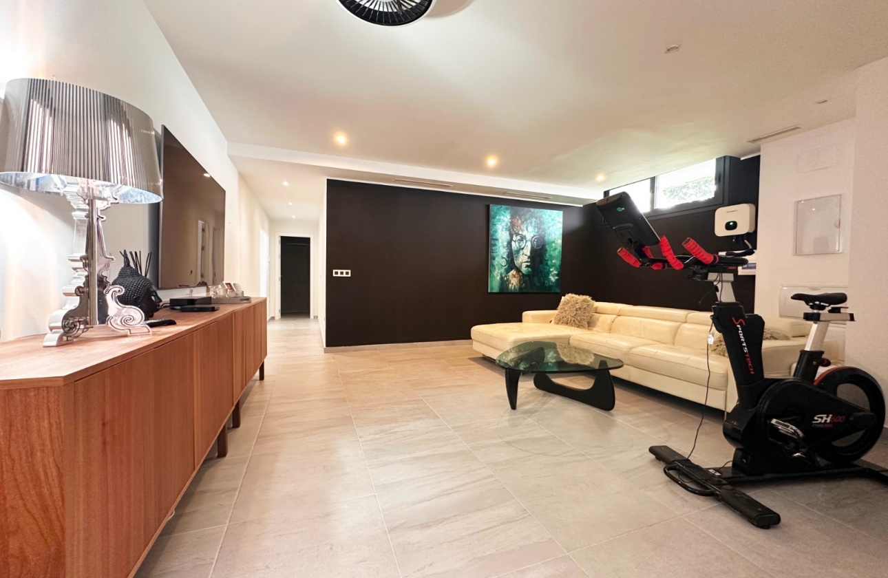 Resale - Villa - San Miguel de Salinas