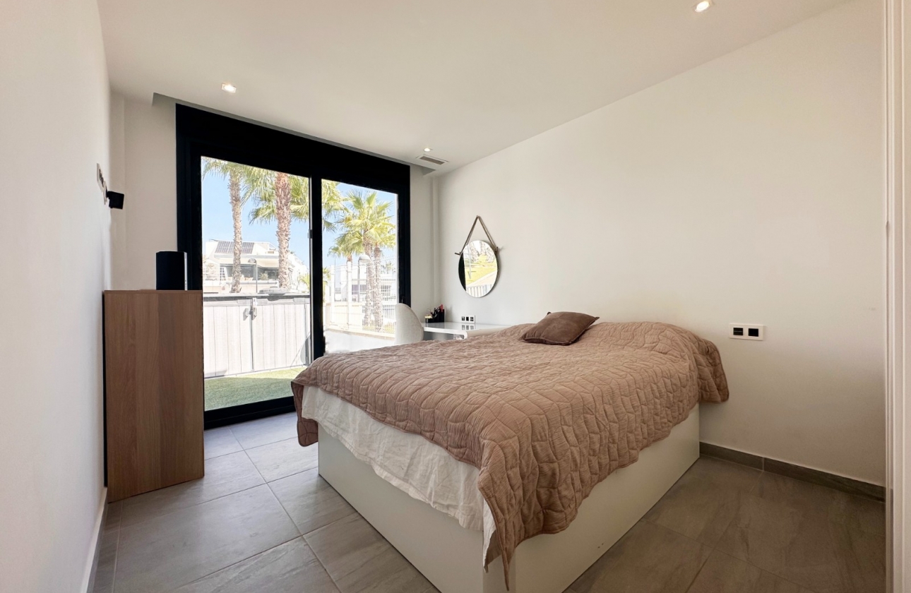 Resale - Villa - San Miguel de Salinas