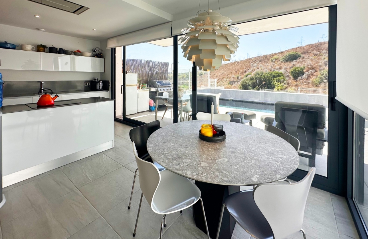 Resale - Villa - San Miguel de Salinas