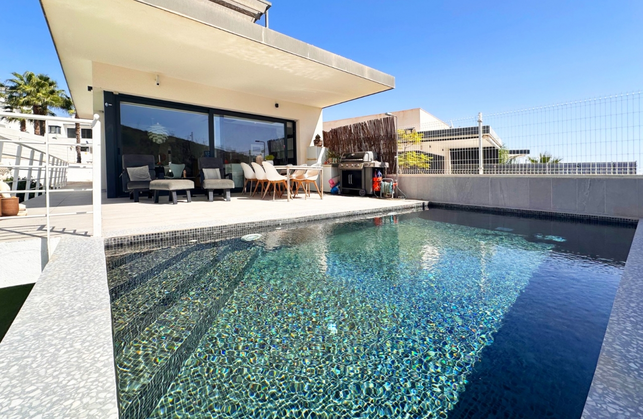 Resale - Villa - San Miguel de Salinas