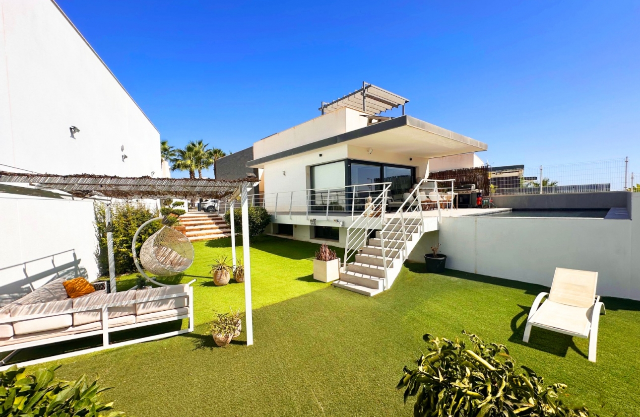 Resale - Villa - San Miguel de Salinas