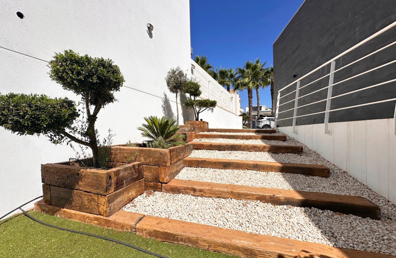 Resale - Villa - San Miguel de Salinas