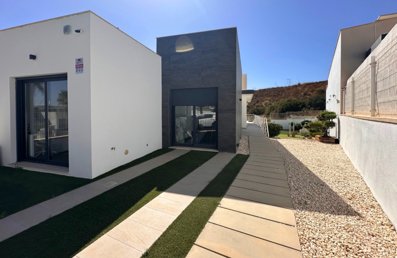 Resale - Villa - San Miguel de Salinas