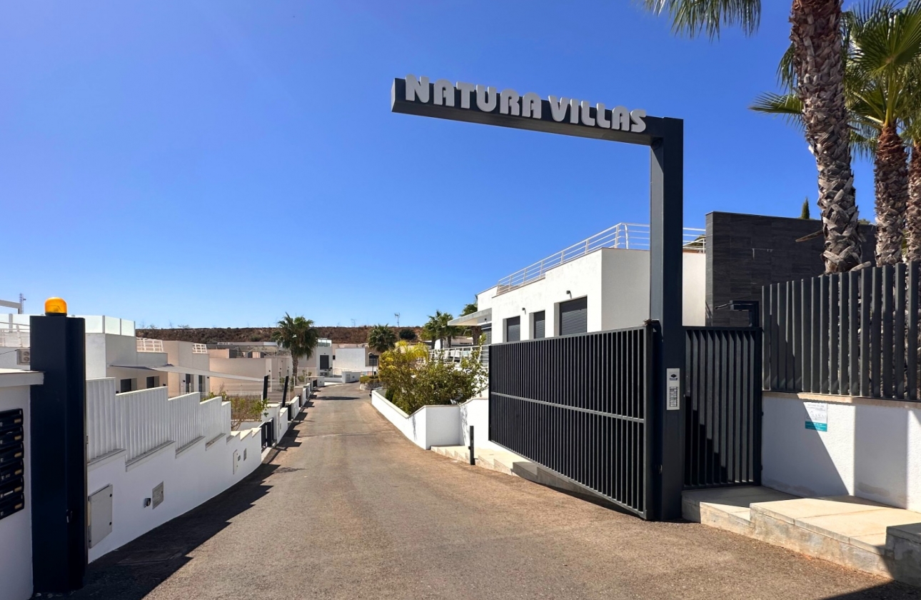 Resale - Villa - San Miguel de Salinas