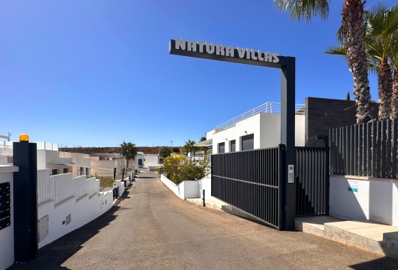 Resale - Villa - San Miguel de Salinas