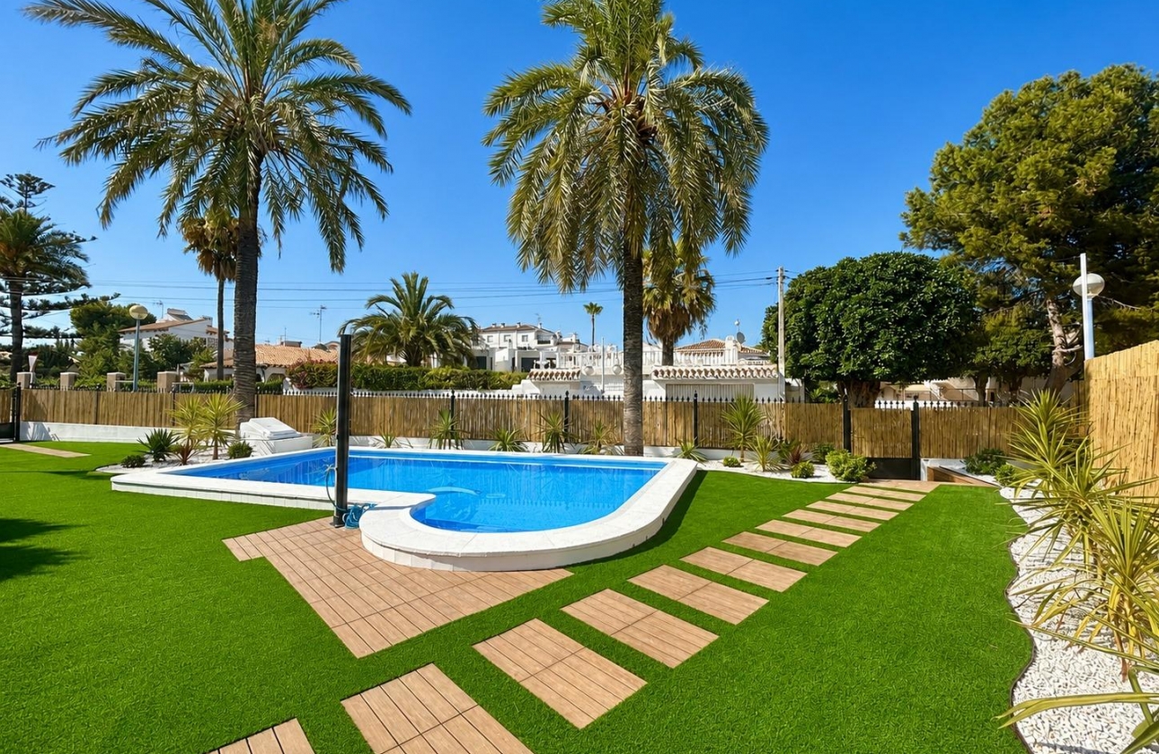 Resale - Townhouse - Orihuela Costa - Punta Prima