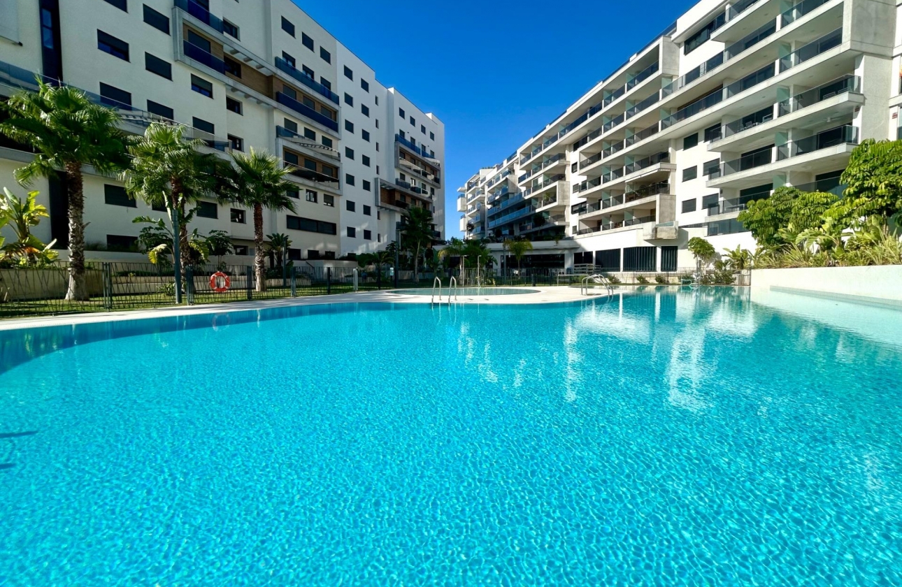 Resale - Apartment - Dehesa de campoamor - Campoamor