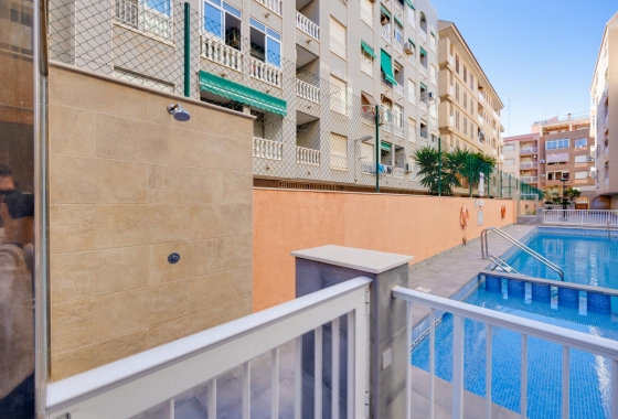 Wiederverkauf - APARTAMENTO - Torrevieja - playa de los naufragos