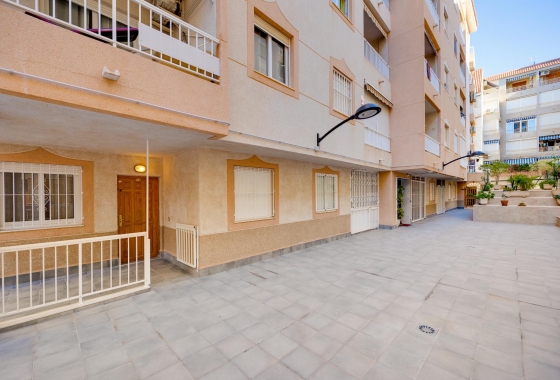 Resale - APARTAMENTO - Torrevieja - playa de los naufragos