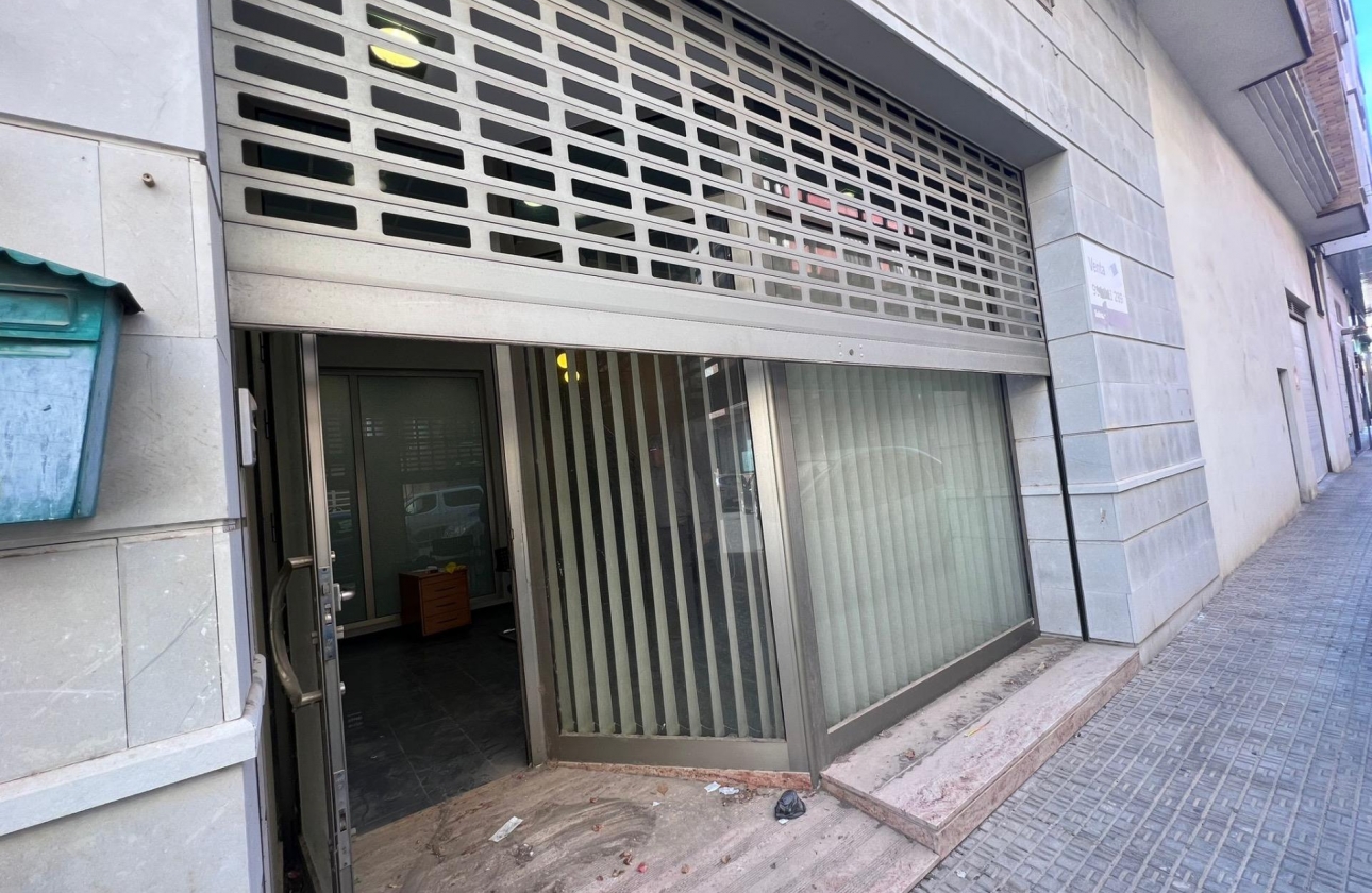 Revente - Commercial Unit - Beniel - CENTRO