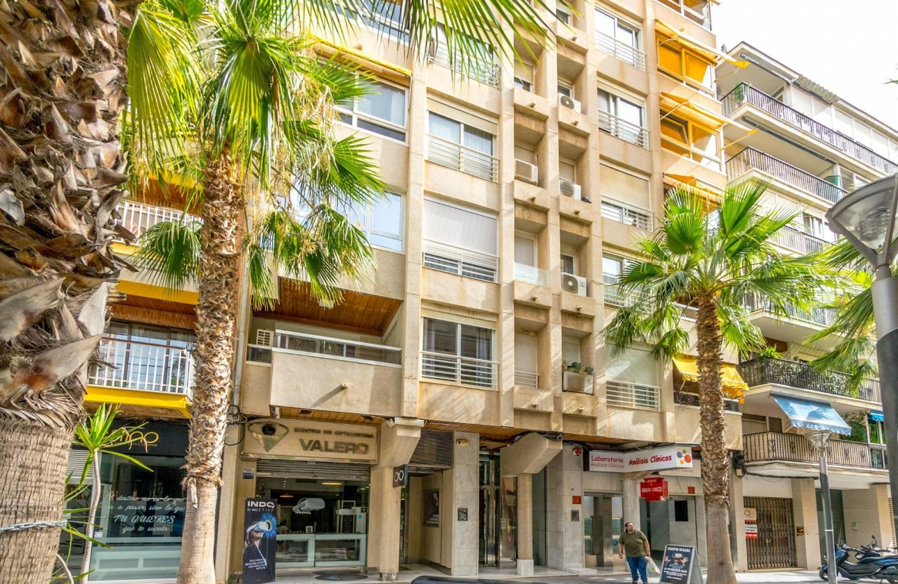 Wiederverkauf - Wohnung - Torrevieja - Centro