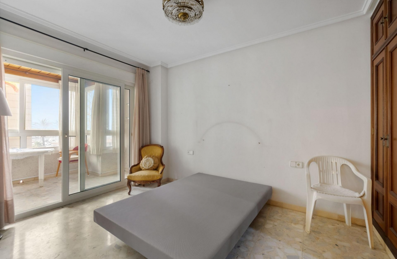 Resale - Apartment - Torrevieja - Centro