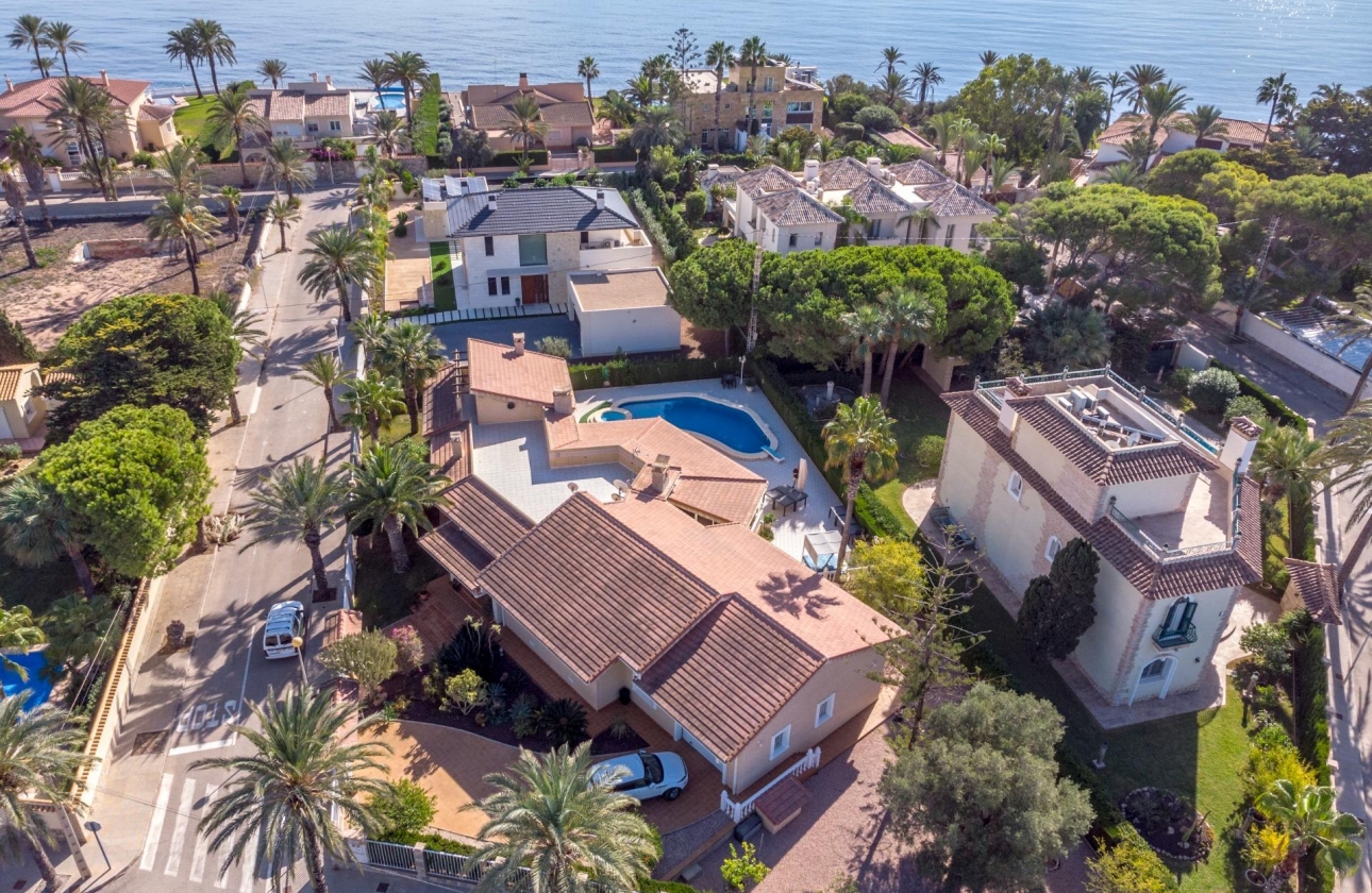 Resale - Villa - Cabo Roig - MUY CERCA DE LA PLAYA