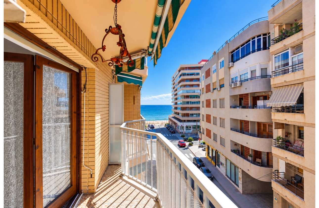 Resale - Apartment - Torrevieja - Playa del Acequión