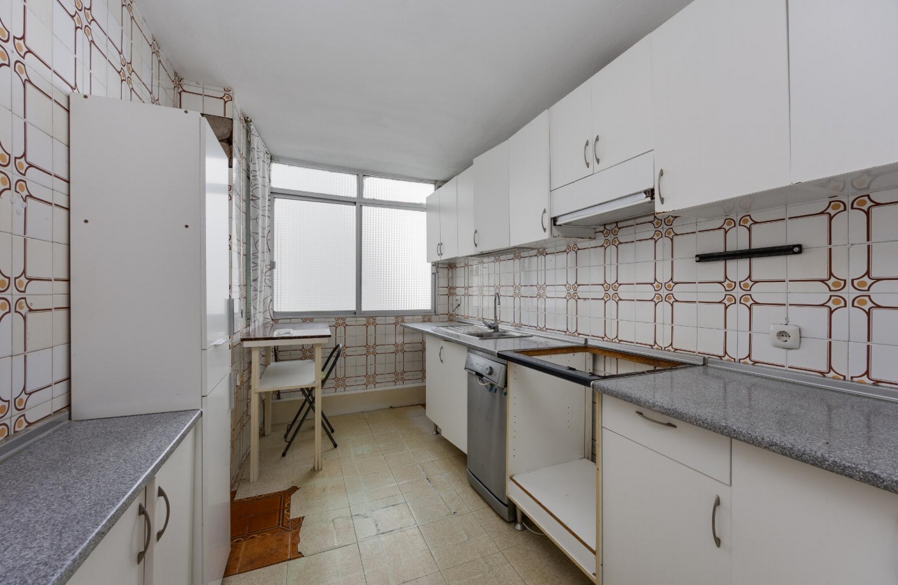 Resale - Apartment - Torrevieja - Playa del Acequión