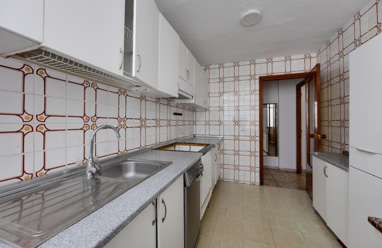 Resale - Apartment - Torrevieja - Playa del Acequión