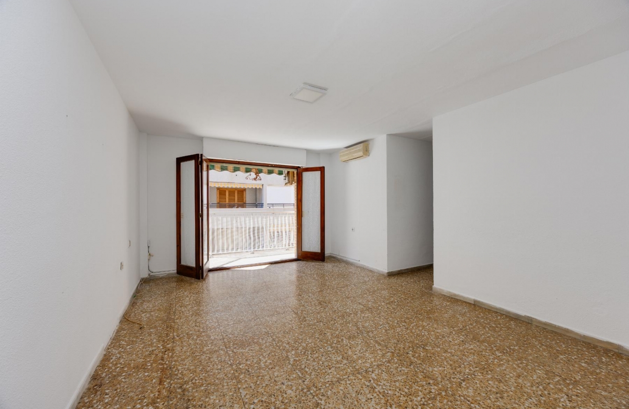 Resale - Apartment - Torrevieja - Playa del Acequión