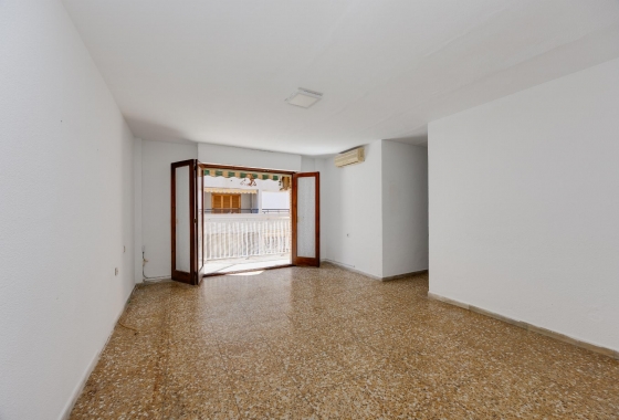 Resale - Apartment - Torrevieja - Playa del Acequión