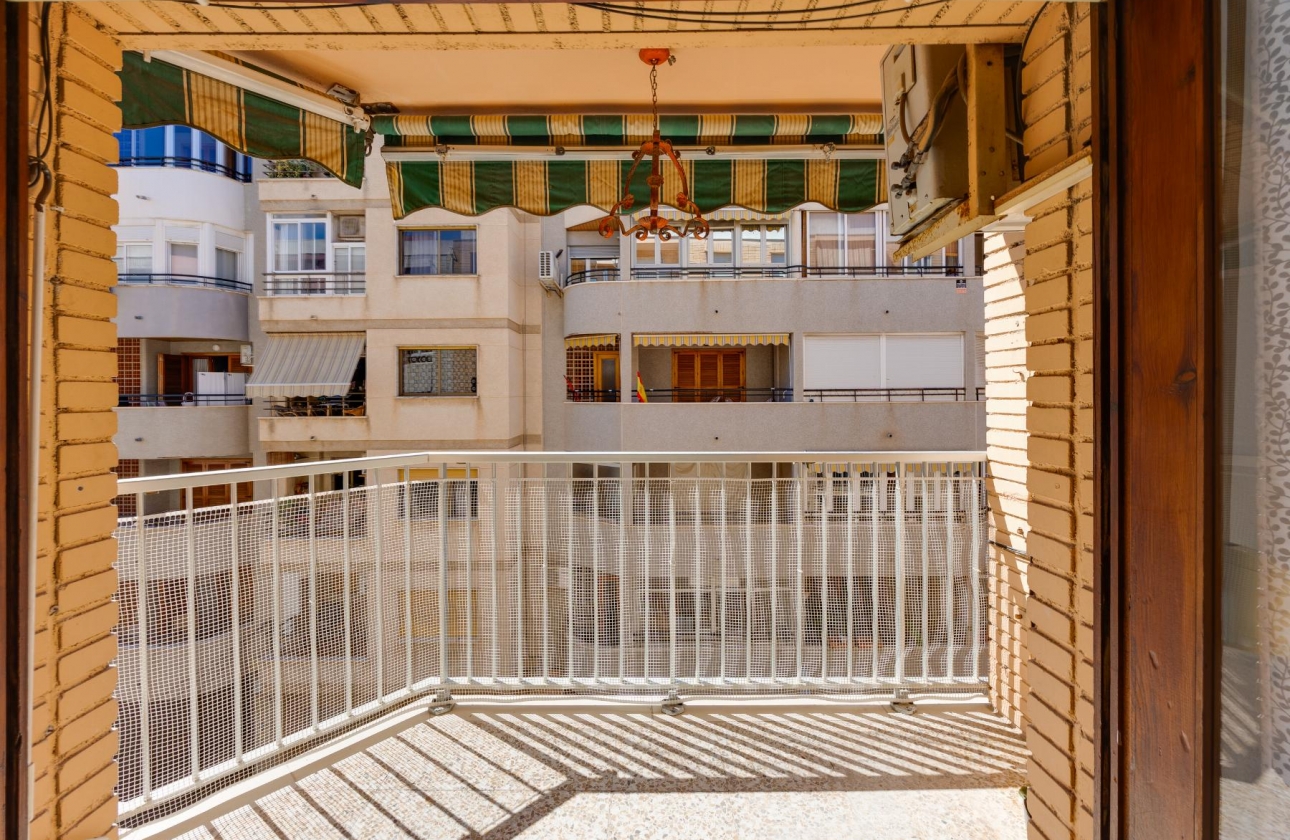 Resale - Apartment - Torrevieja - Playa del Acequión