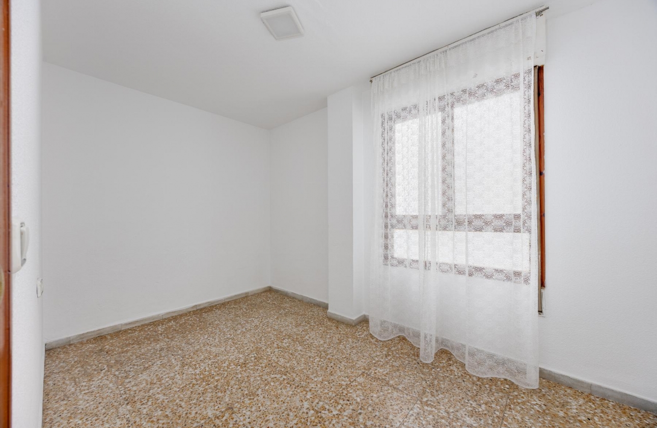 Resale - Apartment - Torrevieja - Playa del Acequión