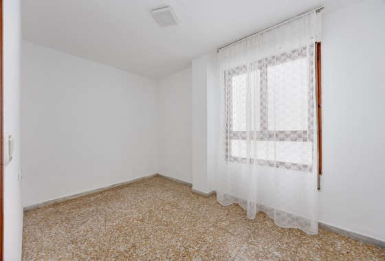 Resale - Apartment - Torrevieja - Playa del Acequión