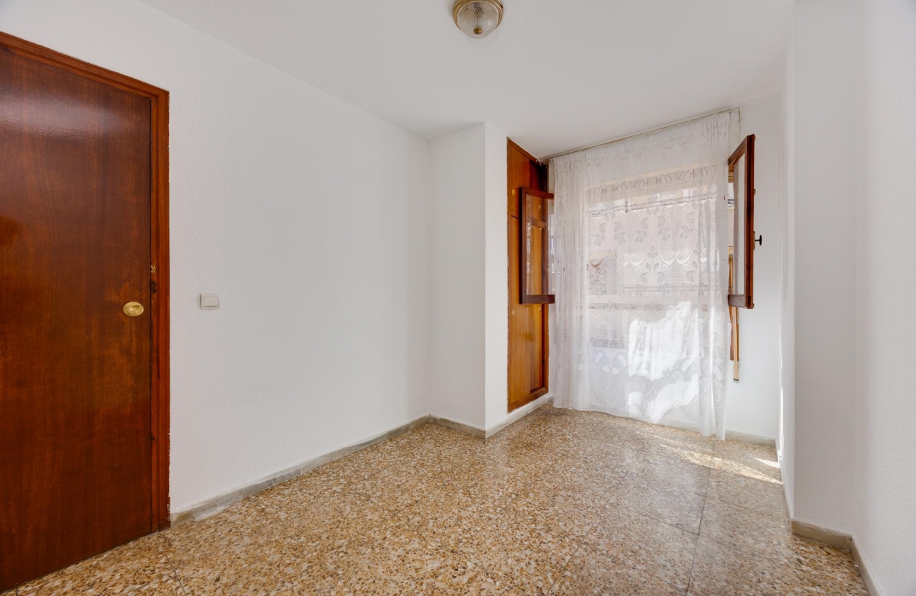 Resale - Apartment - Torrevieja - Playa del Acequión
