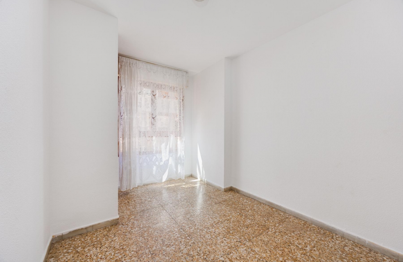 Resale - Apartment - Torrevieja - Playa del Acequión