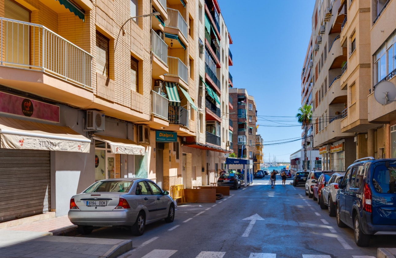 Resale - Apartment - Torrevieja - Playa del Acequión