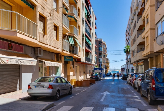 Resale - Apartment - Torrevieja - Playa del Acequión