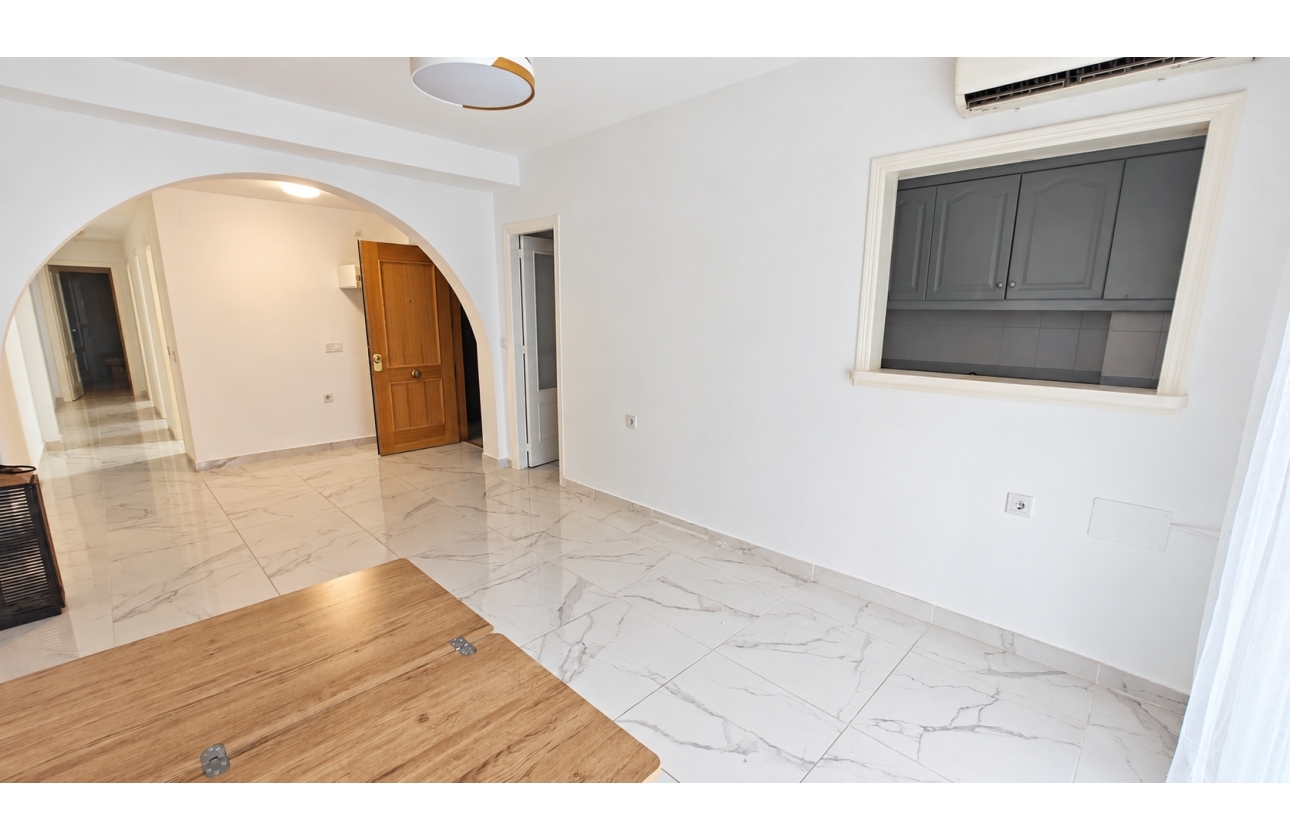 Resale - Apartment - Torrevieja - Acequion