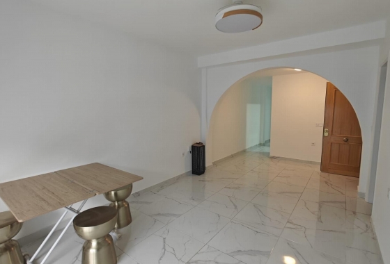 Resale - Apartment - Torrevieja - Acequion