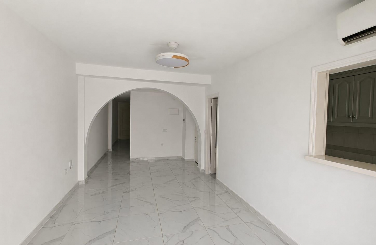 Resale - Apartment - Torrevieja - Acequion