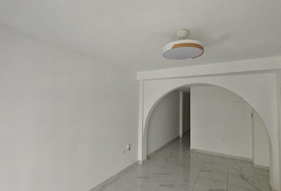 Resale - Apartment - Torrevieja - Acequion