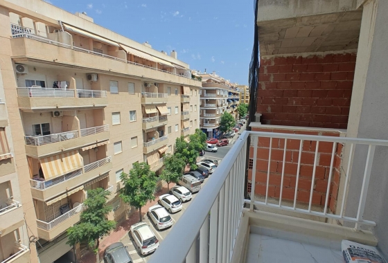 Resale - Apartment - Torrevieja - Acequion