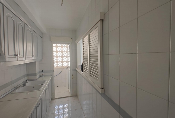 Resale - Apartment - Torrevieja - Acequion