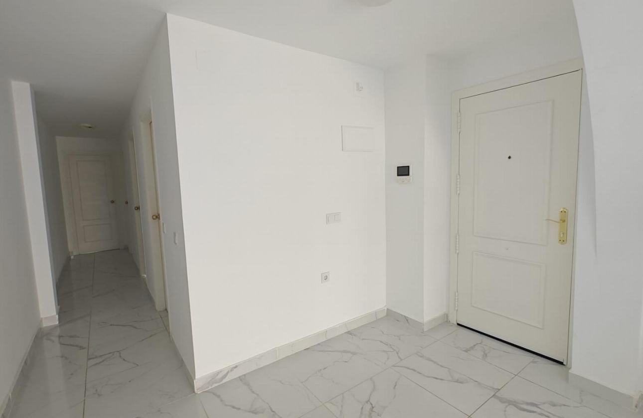 Resale - Apartment - Torrevieja - Acequion