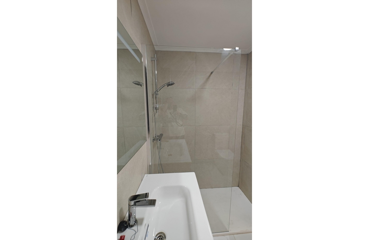 Resale - Apartment - Torrevieja - Acequion