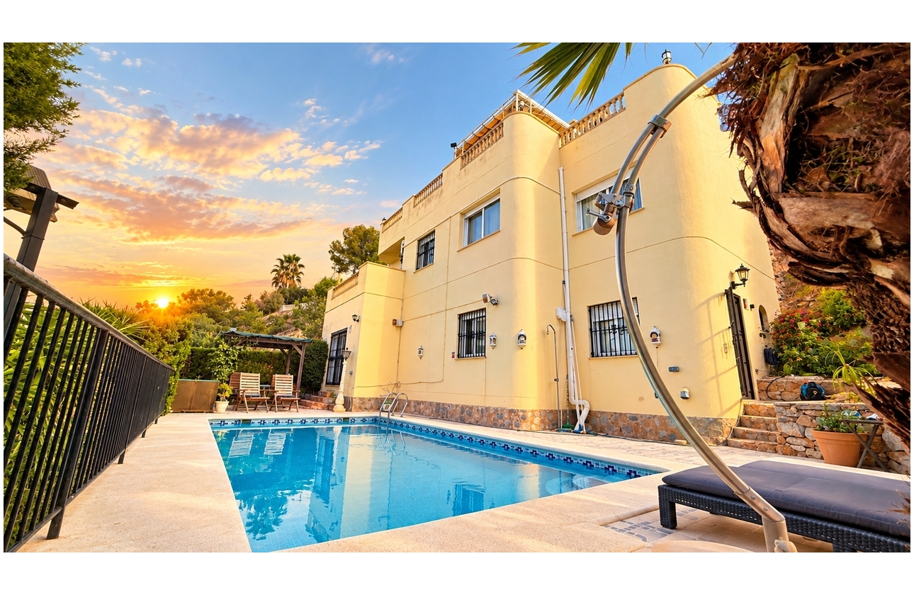 Resale - Villa - Dehesa de Campoamor - Las Ramblas Golf