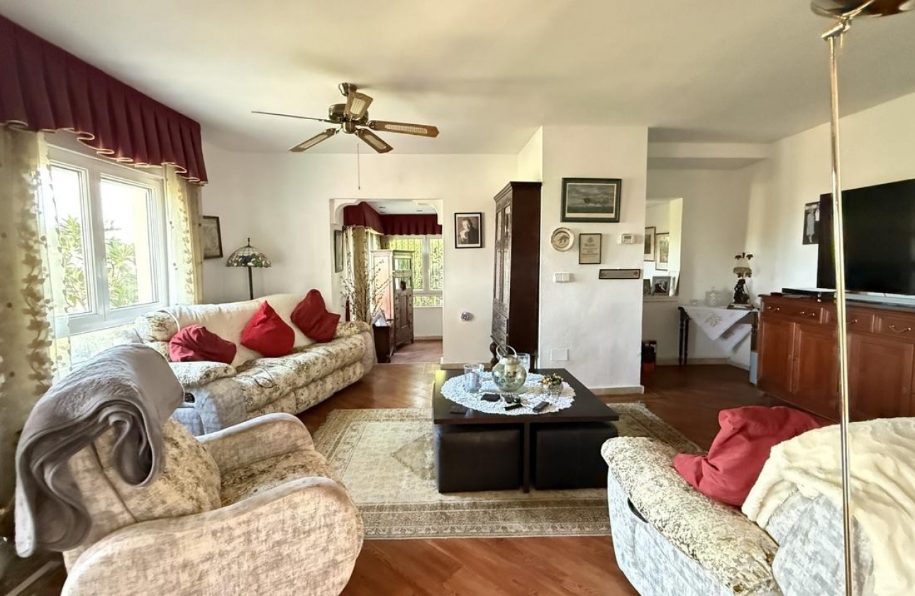 Resale - Villa - Dehesa de Campoamor - Las Ramblas Golf