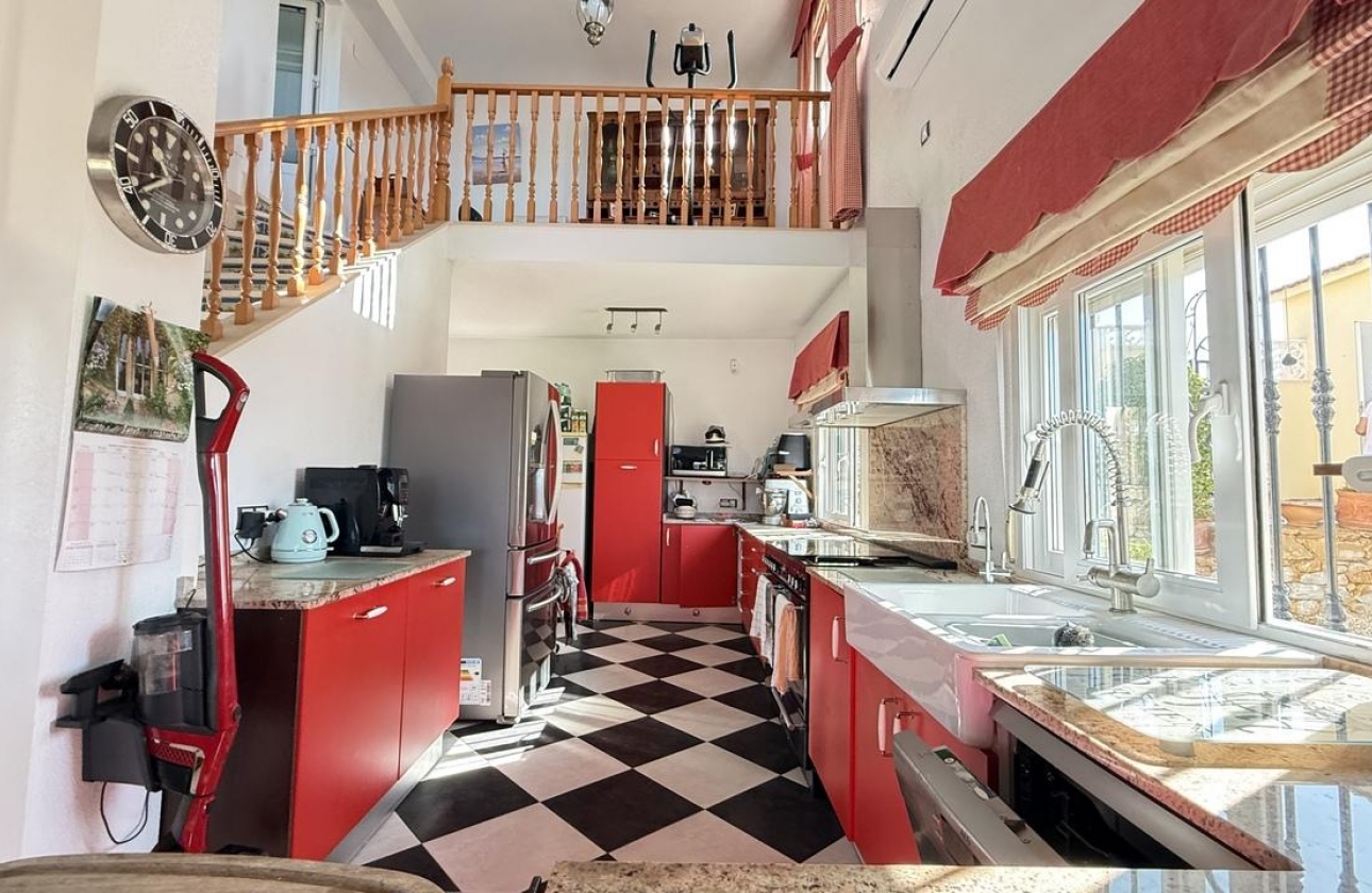 Resale - Villa - Dehesa de Campoamor - Las Ramblas Golf