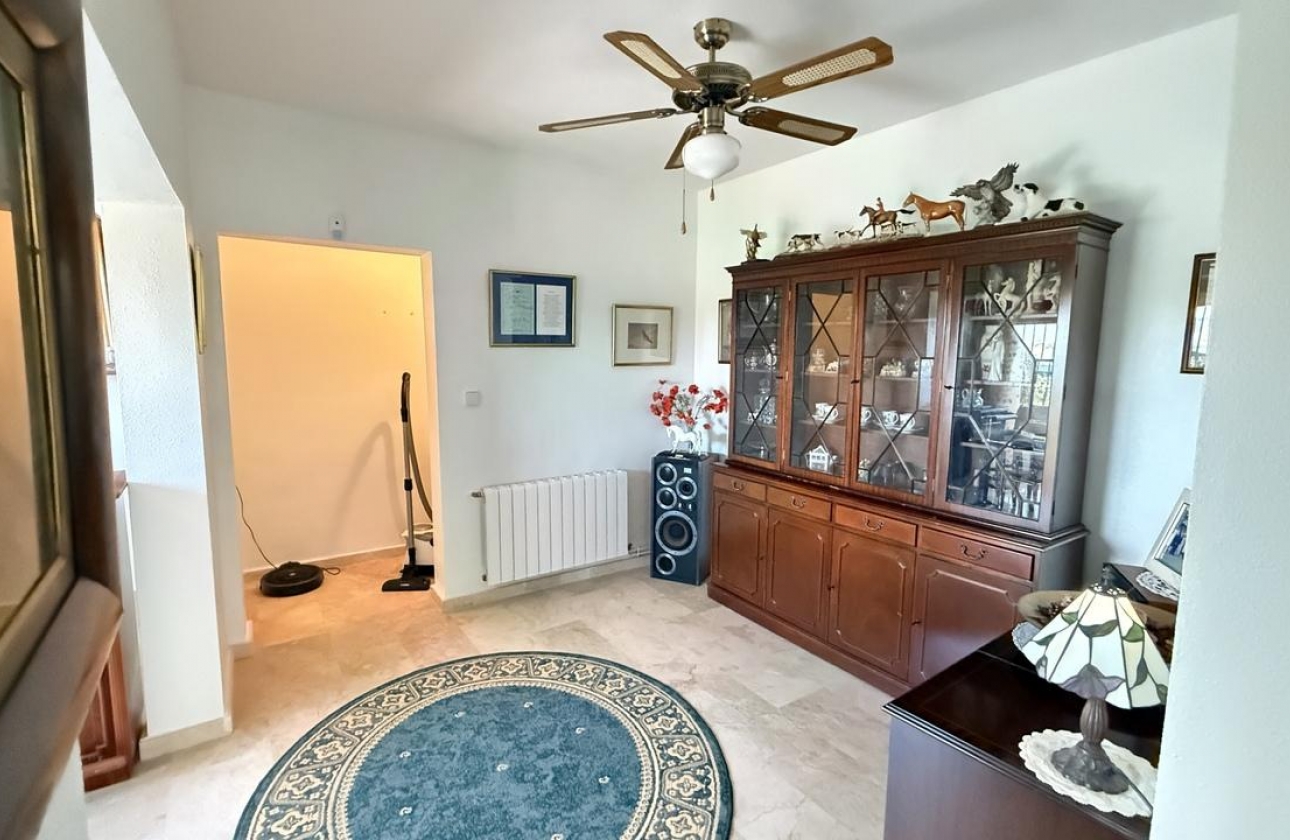 Resale - Villa - Dehesa de Campoamor - Las Ramblas Golf