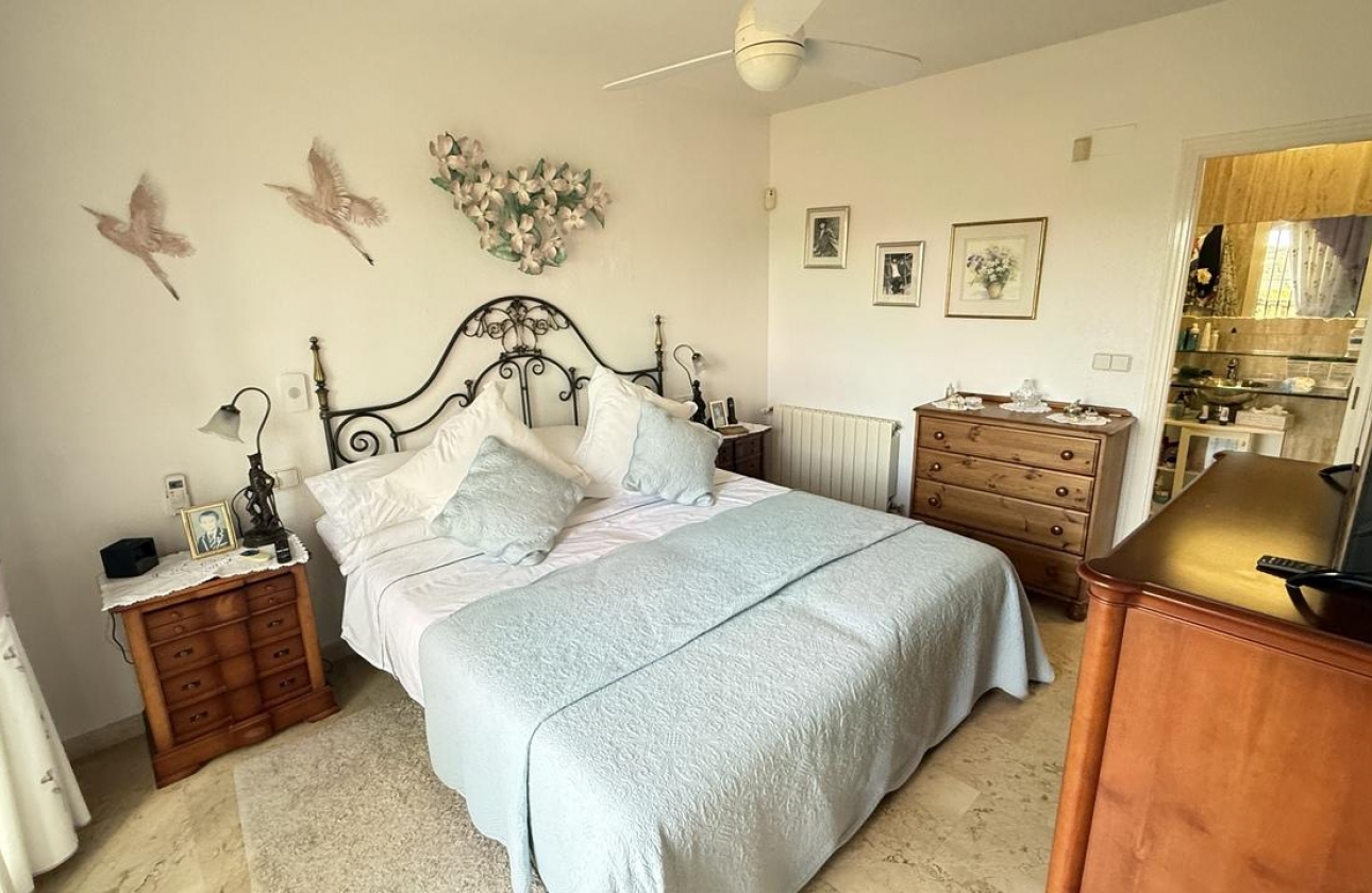 Resale - Villa - Dehesa de Campoamor - Las Ramblas Golf