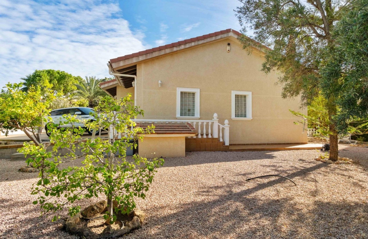 Resale - Villa - Cabo Roig - MUY CERCA DE LA PLAYA