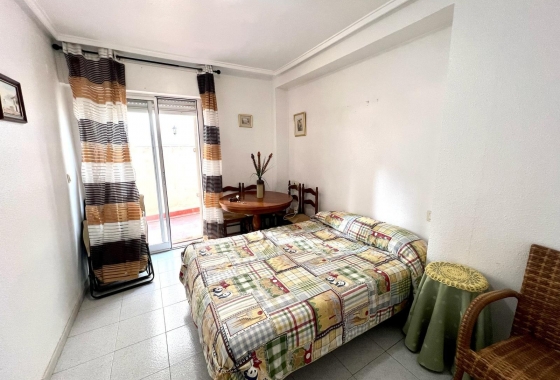 Resale - Apartment - Torrevieja - Centro