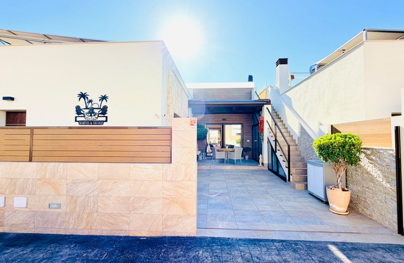 Resale - Villa - Los Montesinos - La Herada