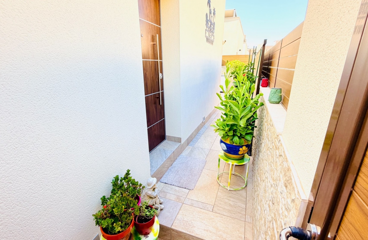 Resale - Villa - Los Montesinos - La Herada